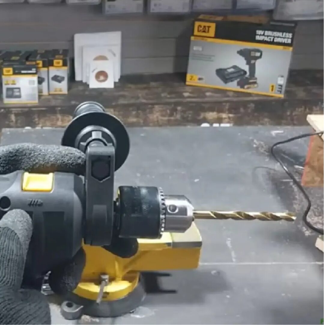 Taladro Percutor CAT 300 W - 13 mm - Imagen 3